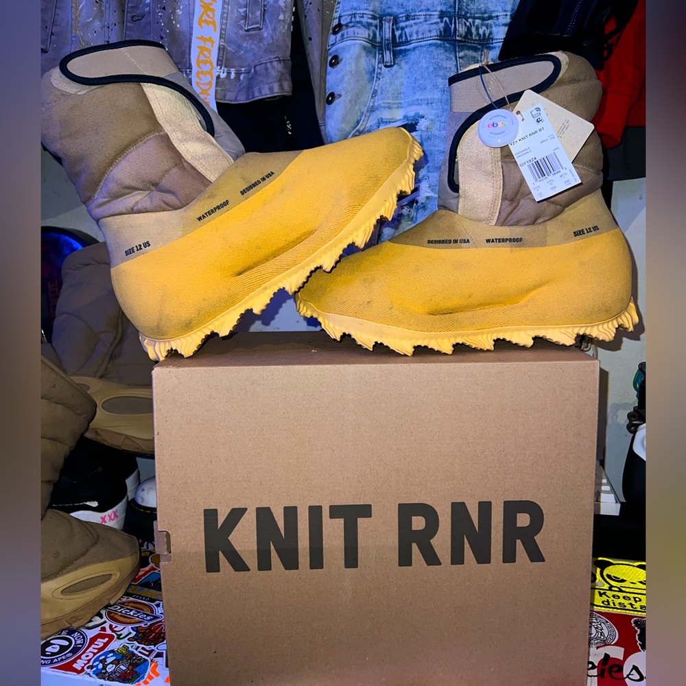 Size 12 yeezy knit runner boot (limited)